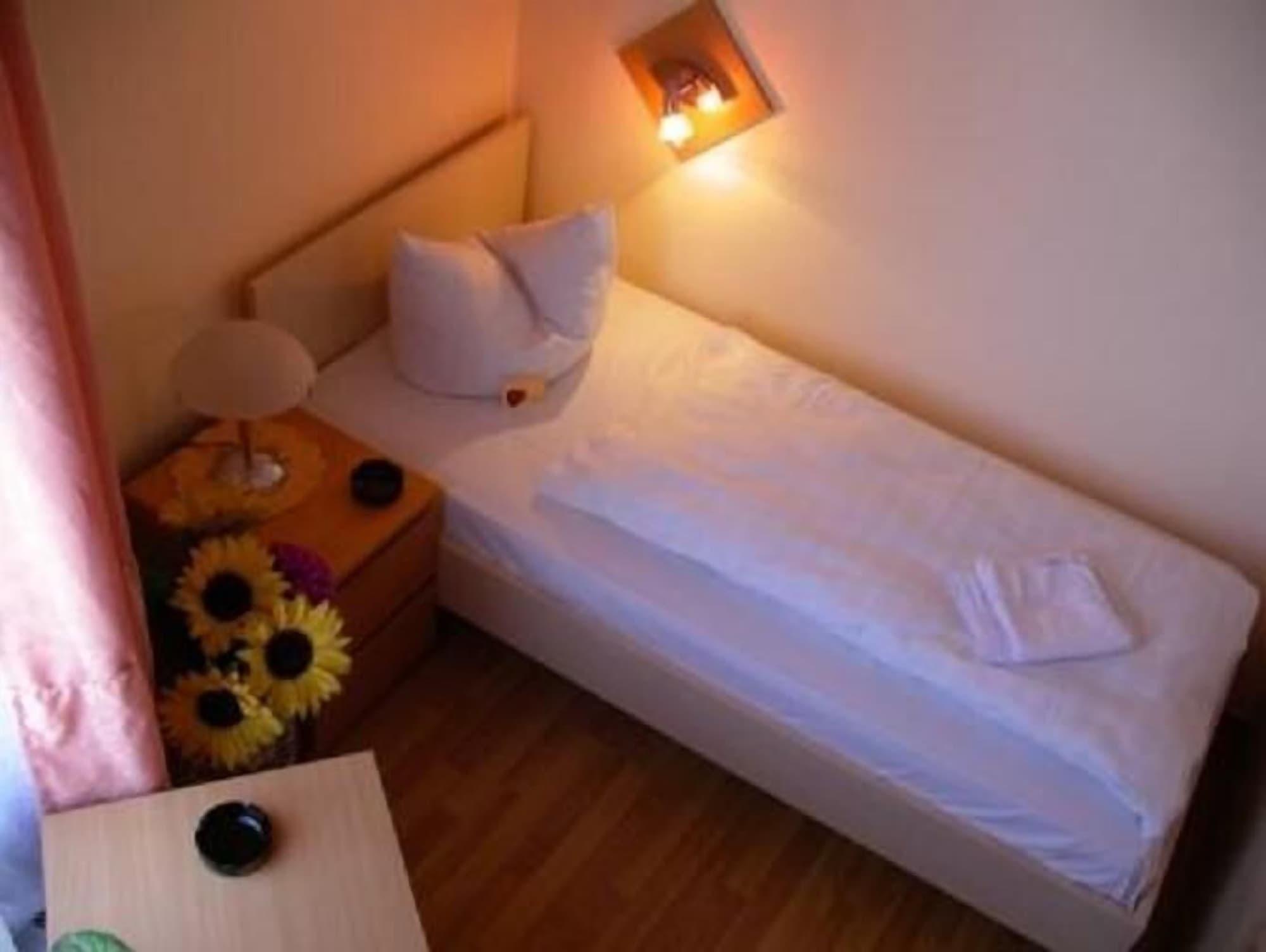 Hotel Garni Djaran Offenbach am Main Ngoại thất bức ảnh