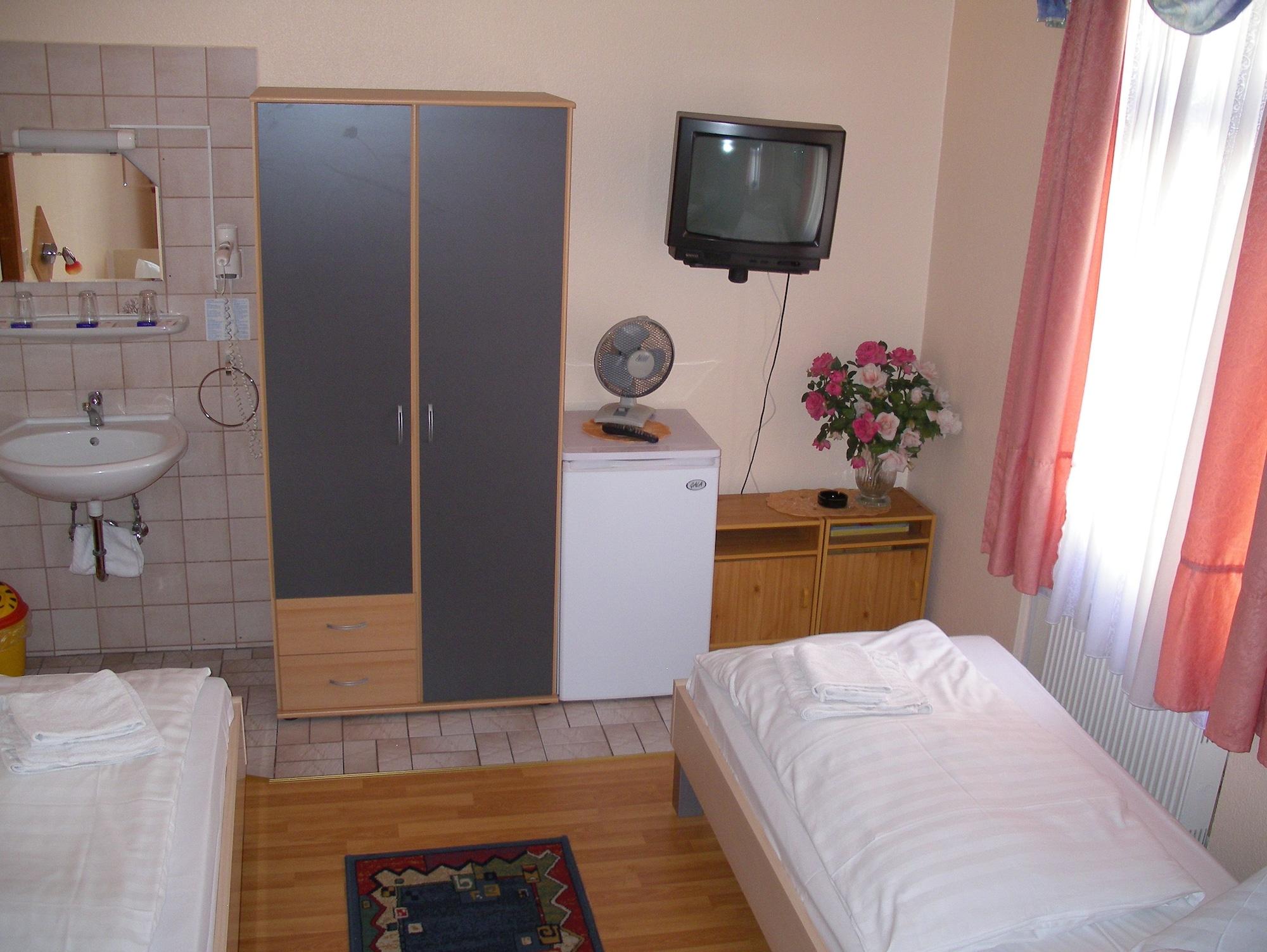 Hotel Garni Djaran Offenbach am Main Ngoại thất bức ảnh