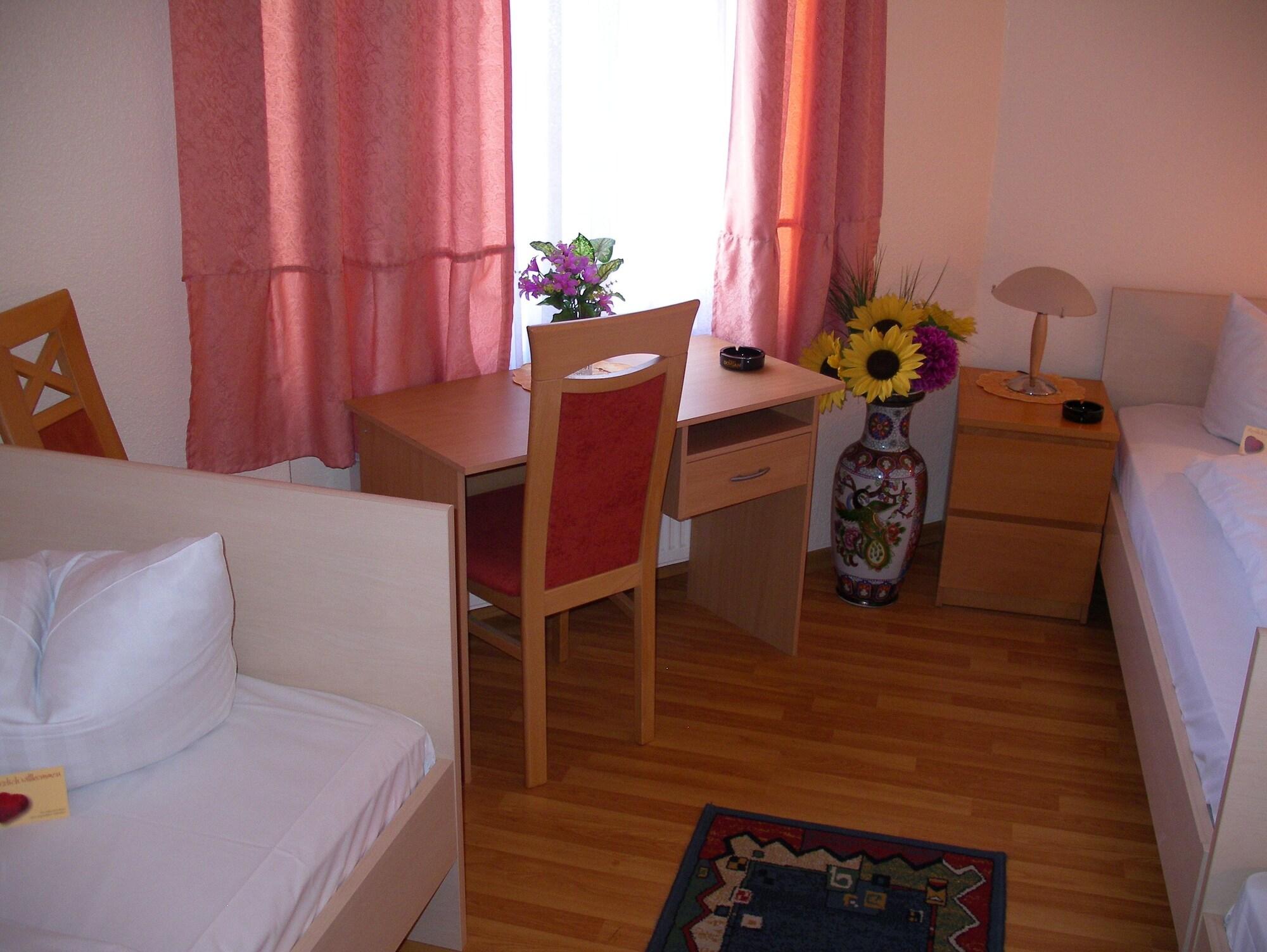 Hotel Garni Djaran Offenbach am Main Ngoại thất bức ảnh