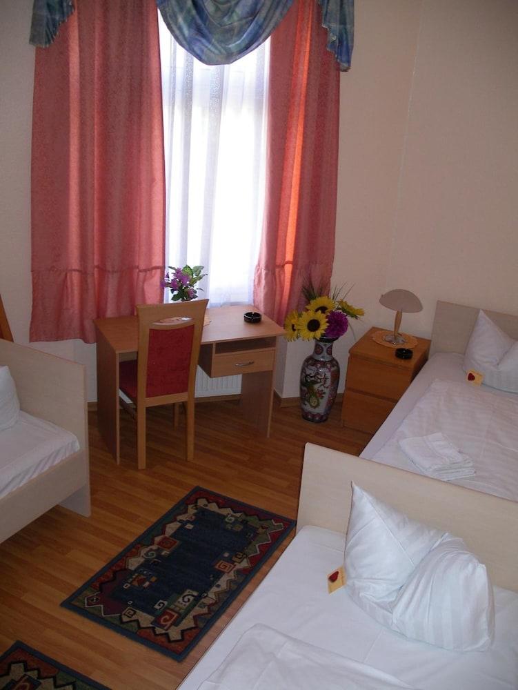 Hotel Garni Djaran Offenbach am Main Ngoại thất bức ảnh